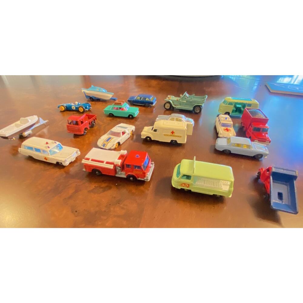 VTG Matchbox No 41 Collector's Case with VTG Matchbox and Husky Cars